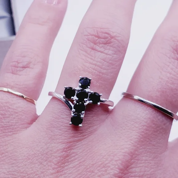 Thai Black Spinel Cross Ring in 925 Sterling Silver 1.00 ctw